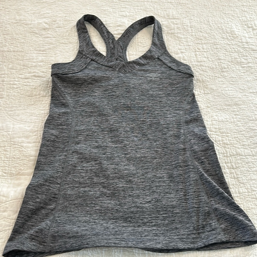 Umbro workout tank🍭